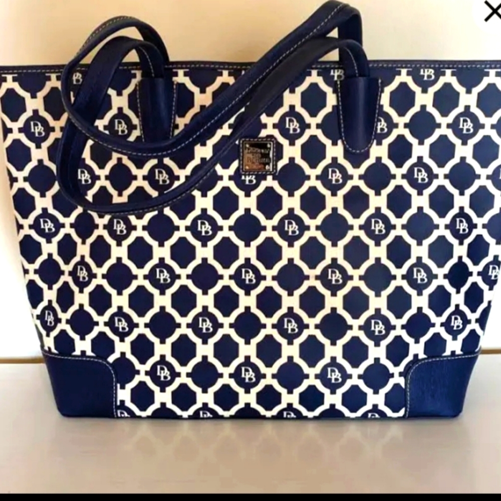 Dooney and Brourke leather tote purse